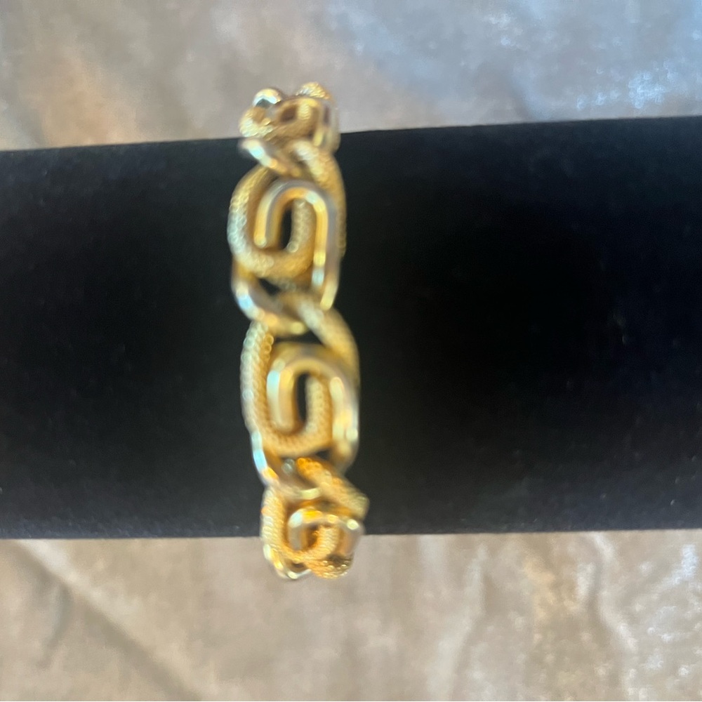 Vintage Gold Tone Textured Link Bracelet - Picture 3 of 6